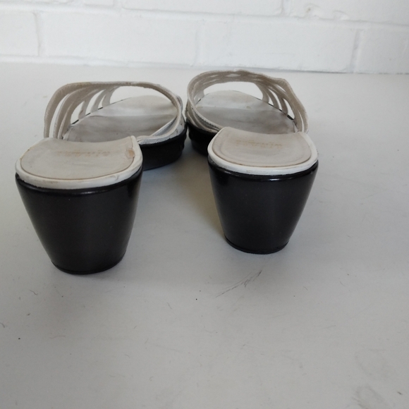 Stuart Weitzman mules white sz 9M - Picture 4 of 8